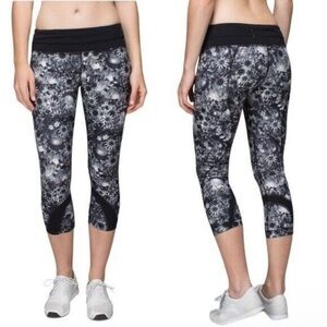 Lululemon Run Inspire Crop Leggings Flowabunga Floral Black Gray Size 6 Women’s